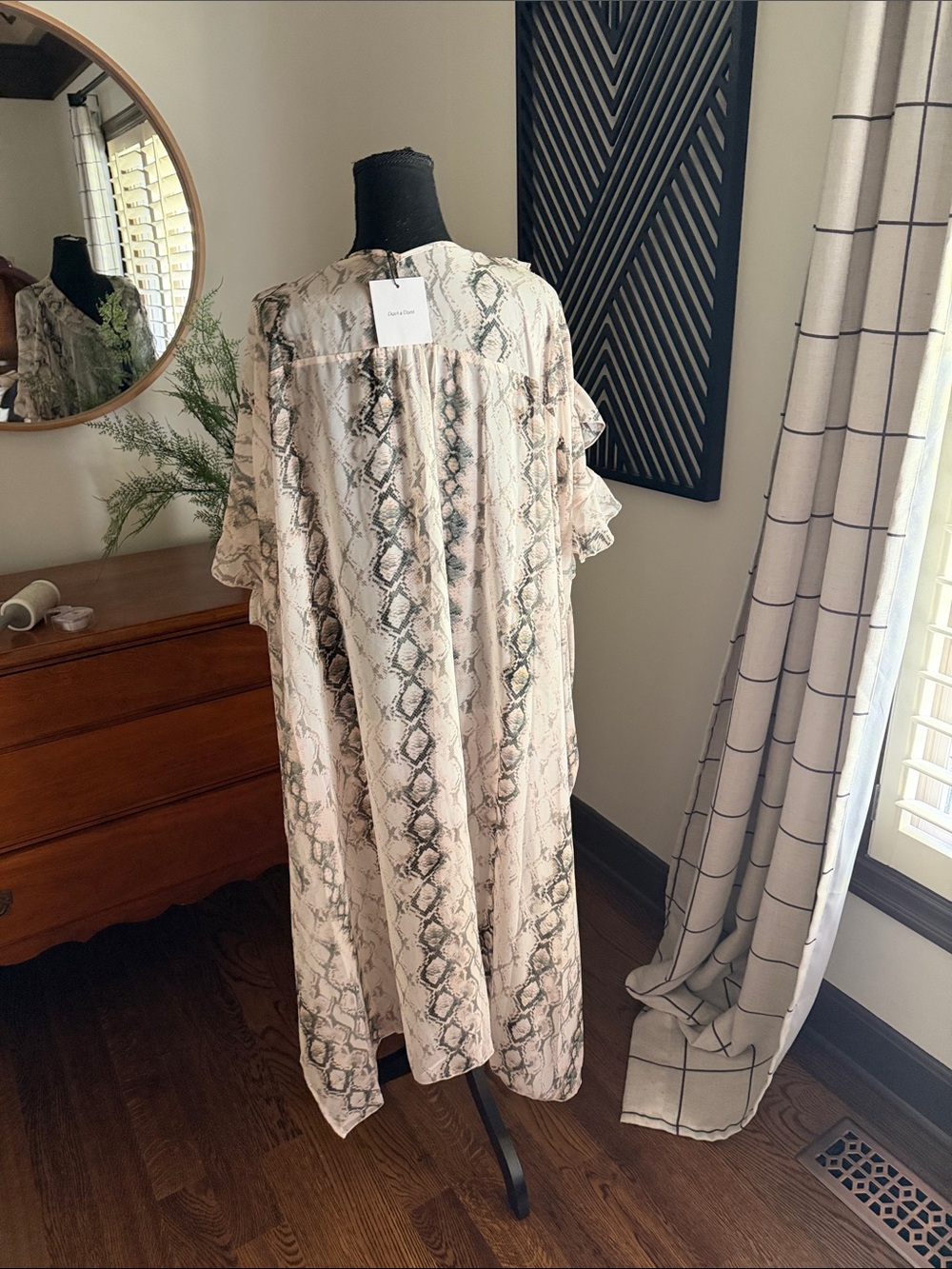 DAVI & DANI Neutral Snake-Print Ruffle Kimono medium - Picture 4 of 13